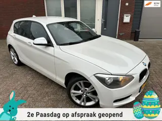 BMW 1-serie 114i Business+ / Clima / 18 inch / PDC / Stoelverwarming