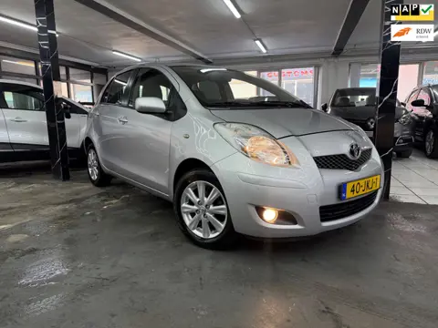 Toyota Yaris 1.3 VVTi Executive Automaat | Airco | Keyless entry