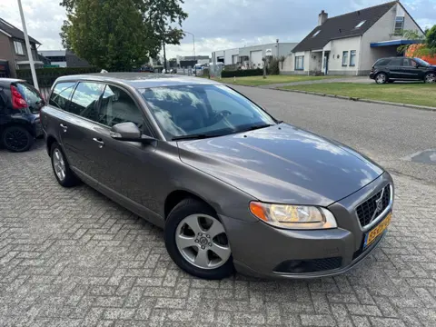 Volvo V70 2.4D Momentum Airco AUTOMAAT