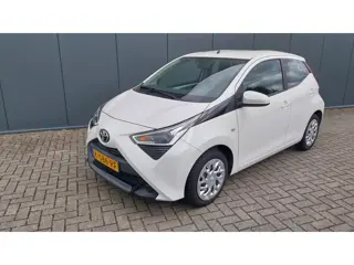 Toyota Aygo 1.0 VVT-i x-play//CAMERA// APP CARPLAY/ANDRIOD AUTO