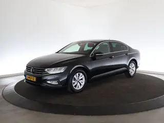 Volkswagen Passat 1.5 TSI Comfort Business | Dodehoek | ACC | Winterpack | Keyless |*