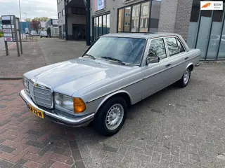 Mercedes-Benz 200-280 (W123) 280 E! AUTOMAAT! Schuifdak!