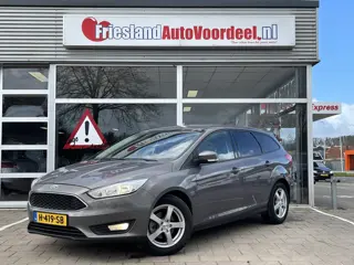 Ford Focus Wagon 1.0 Trend Edition /Cruise/clima/Navi/Trekhaak/Stoel en stuurwiel verw./APK 04-2027/