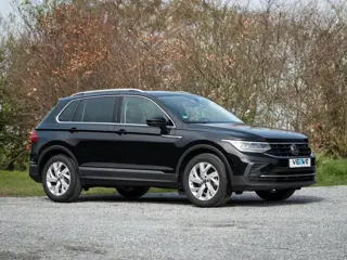 Volkswagen Tiguan 1.5 TSI Elegance // winter pakket // PDC // ACC