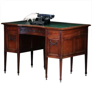 Klein mahonie bureau met gebogen frontline groen ingelegd ca 1890