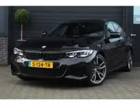 BMW 3-serie M340i xDrive | Harman Kardon | Glazen dak | Stuurverwarming | Elektrische stoelen | Leer