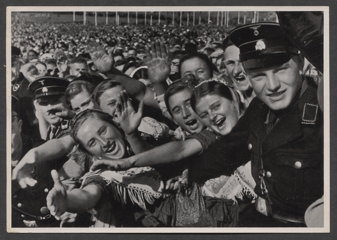 9 plaatjes van het verzamelalbum Bilderalbum: Adolf Hitler