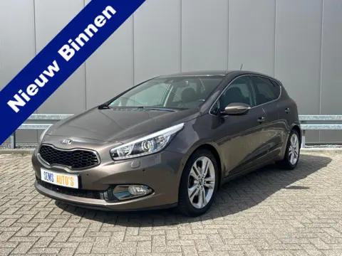 Kia cee'd 1.6 GDI Super Pack Premium Vol Leder / Stuur-Stoel-Verw. / Key Les / Trekhaak