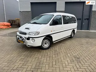 Hyundai H 200 2.5 CRDI lang persoon passenger car