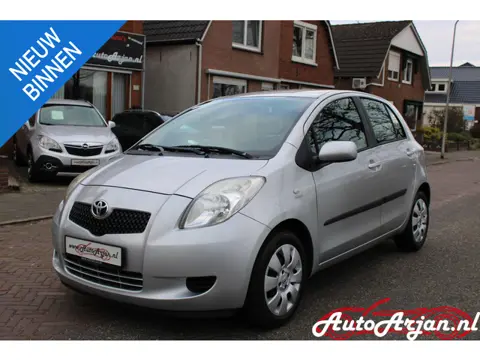 Toyota Yaris 1.3 VVTi Sol MMT