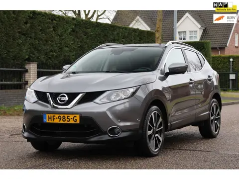 Nissan Qashqai 1.2 Tekna | PANO | NAVI | LEDER | 360 CAMERA | TREKHAAK | MOOIE GOED ONDERHOUDEN |