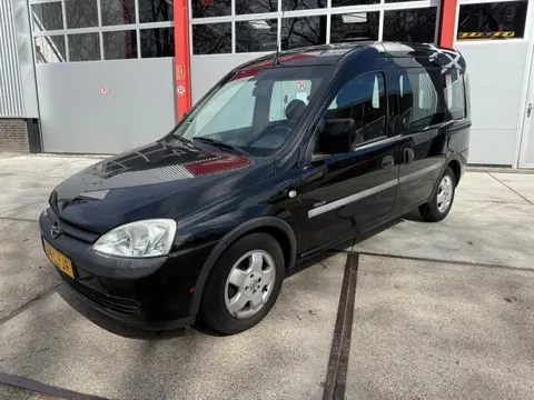 Opel Tour 1.6 Njoy