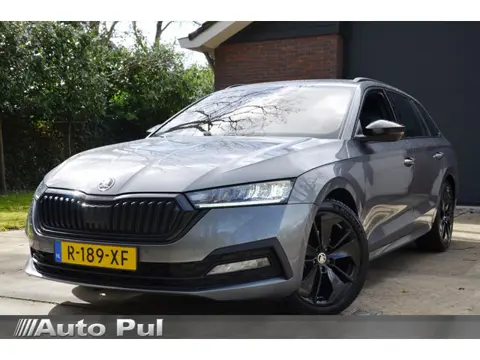 Skoda Octavia Combi 1.0 e-TSI Sport Business Automaat/Navi/Pdc/Ecc/Trekhaak-Wegklapbaar/Cruise contr