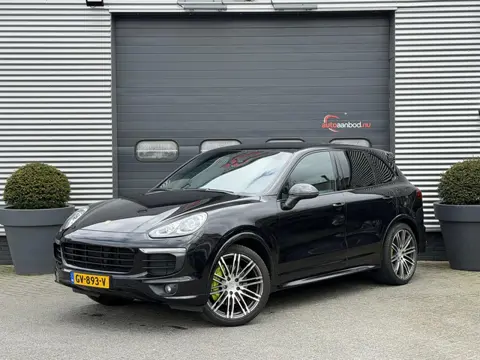 Porsche Cayenne 3.0 S E-Hybrid Sport Chrono | Camera | Luchtvering | Stoelverwarming | Navigatie | P