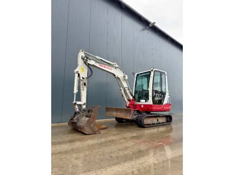 Takeuchi TB235 (bj 2010)