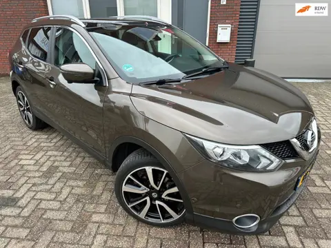 Nissan Qashqai 1.2 Tekna / Pano / 360 Camera / Leder / Navi / PDC