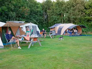 Genieten en kamperen op landelijke rustige camping bij Den Burg