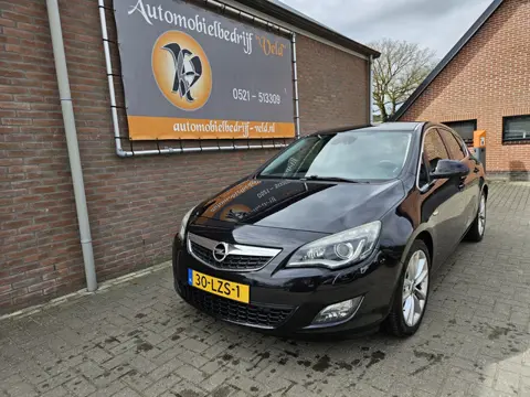 Opel Astra 1.6 Turbo Cosmo (bj 2010)