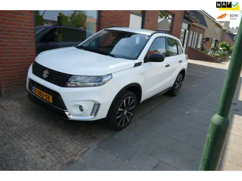 Suzuki Vitara 1.4 Boosterjet Comfort Smart Hybrid afneembare trekhaak