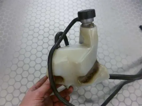 KOELVLOEISTOF RESERVOIR MV Agusta 990 R Brutale 2010 - 2011