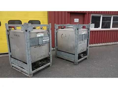 RVS tanks in transport frame 1000 ltr.