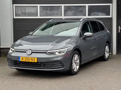 Volkswagen Golf Variant 1.0 eTSI DSG Life Pano, Adaptive Cruise, Keyless, Dodehoek, Camera