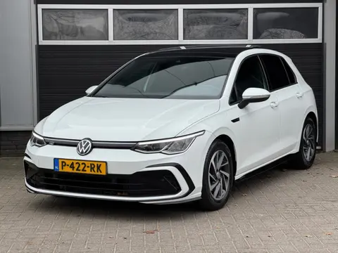 Volkswagen Golf 1.5 eTSI R-Line Led, Pano, Camera, Stuur/ Stoelverwarming, IQ Drive