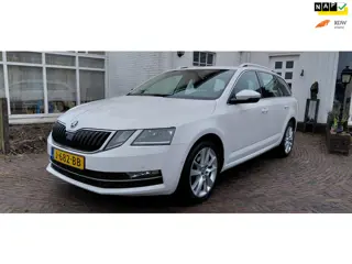 Skoda Octavia Combi 1.5 TSI Greentech Business Edition Plus Automaat in Excellent mooie conditie