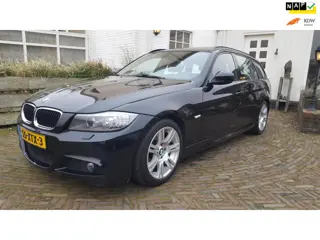 BMW 3-serie Touring 318i M Sport Edition Automaat / Dubbel Elektrisch Panoramadak / Ledereninterieur