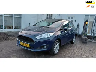 Ford Fiesta 1.0 Style Ultimate 100 % Nieuwstaat en 100 % Forddealer onderhouden
