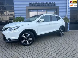 Nissan Qashqai 1.2 Connect Edition|Cruise|Pano|Camera360|Navi