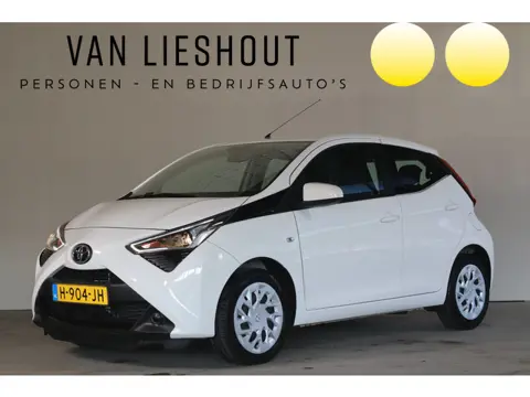 Toyota Aygo 1.0 VVT-i x-play - NL- Auto!!! Airco I Apple I Led D -- Hemelvaartsdag geopend van 11.00