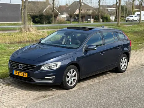 Volvo V60 1.6 D2 Kinetic / Pano / APK