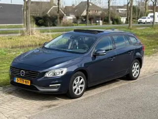 Volvo V60 1.6 D2 Kinetic / Pano / APK