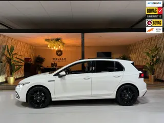 Volkswagen Golf 1.5 eTSI Style Garantie Pano Memory Massage Sfeer Carplay Camera Blindspot ACC Navi 