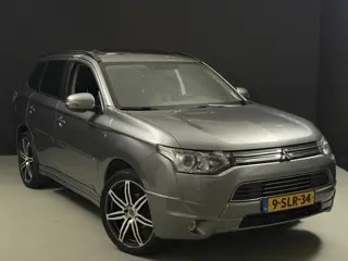 Mitsubishi Outlander 2.0 PHEV Instyle LEES TEXT !!