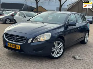 Volvo V60 1.6 T4 Momentum AUTOMAAT NAVI CRUISE APK