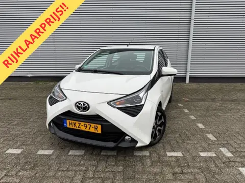 Toyota Aygo 1.0 VVT-i x-JBL,Carplay,achteruitrijcamera,airco,lm velgen