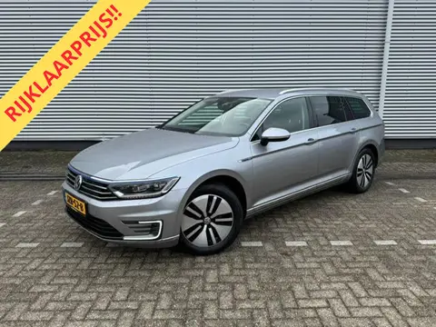 Volkswagen Passat Variant 1.4 TSI GTE,Navigatie,Parkeersensoren,Cruisecontrol,trekhaak,LED,stoelverw