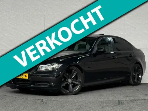 BMW 3-serie 320i Panoramadak Navigatie Cruise Stoelverwarming