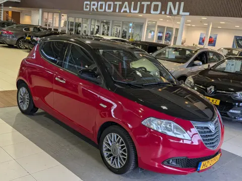 Lancia Ypsilon 1.2 Platinum Airco, Stuurbekrachtiging