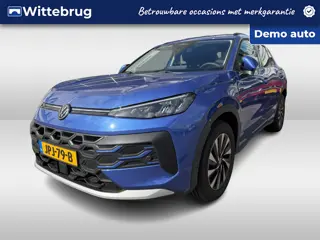 Volkswagen T-Roc 1.5 eTsi Life First Edition DSG Automaat Stoelverwarming / Digital Cockpit / Parkee