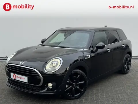 MINI Clubman 1.5 Cooper Chili Automaat Apple CarPlay | LED Koplampen | Stoelverwarming | Sportstoele