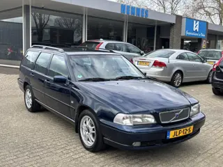 Volvo V70 2.4 Europa Bluetooth Youngtimer (bj 2000)