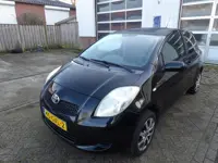 Toyota Yaris 1.0 VVTi + gee n riem maar ke tting