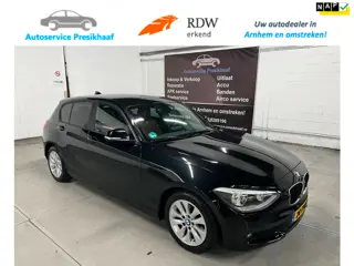 BMW 1-serie 116i Upgrade Edition LEDER / NAVIGATIE / XENON