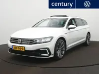 Volkswagen Passat Variant 1.4 TSI PHEV GTE Business Navigatie - ACC - Stoelverwarming - Panoramisch 