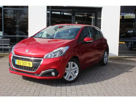 Peugeot 208 1.2 PureTech Signature Automaat