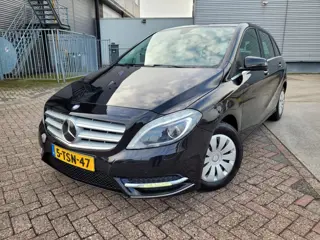 Mercedes-Benz B-Klasse 180 Ambition Leer, Automaat