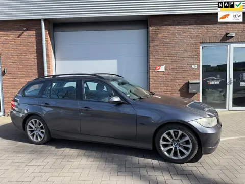 BMW 3-serie Touring 318i Business Line|NAVI|AIRCO|CRUISE